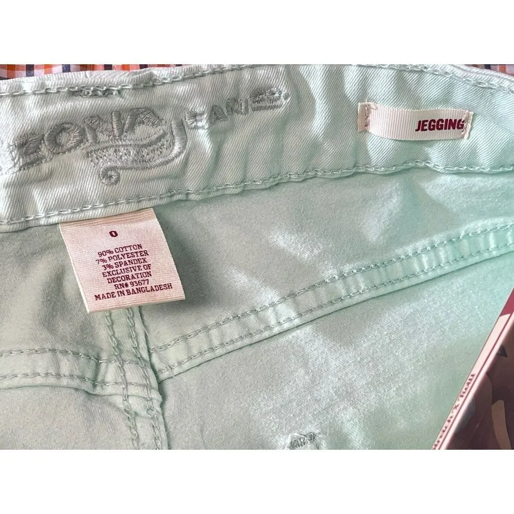 Arizona Jegging Distressed Women's size 0 Light Wash Mint Green Denim Jeans‎
